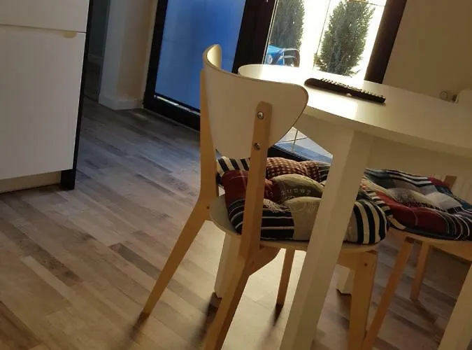 Δωμάτια σε οικογενειακή κατοικία Pokoiki Krotka10 *